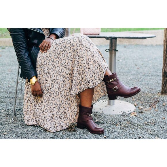 Valentino Garavani Pebbled Calfskin Rockstud Boots in Burgundy - Sz 40.5 (10.5) - Picture 10 of 10